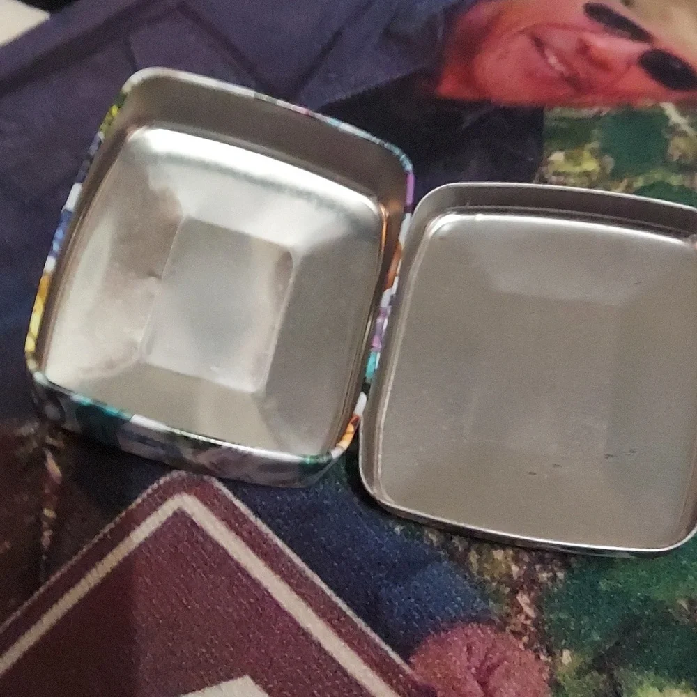 Retro Gemmy / Crystal Hinged Tin Stash / Jewelery/ Trinket Box - Picture 3 of 3